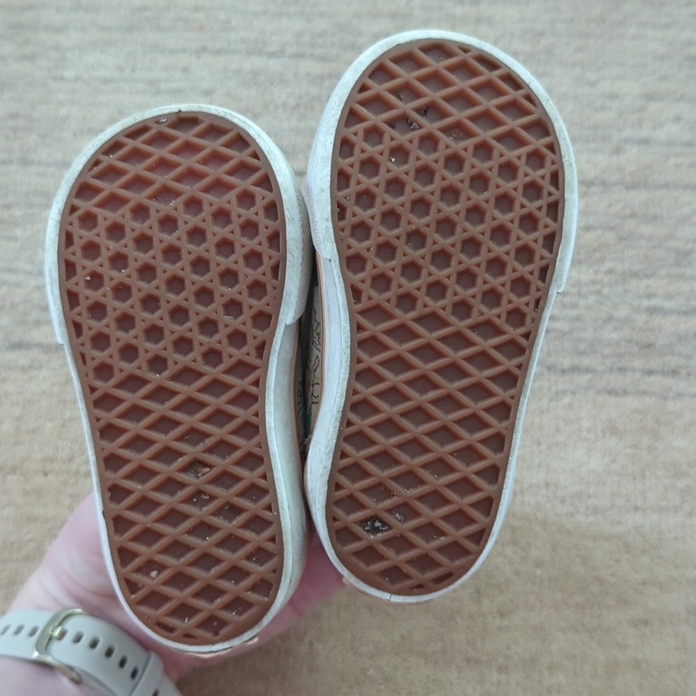 Size 4 Toddler Vans - Picture 6 of 6